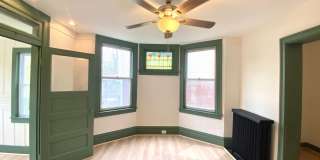 3 Bed/1 Bath Home in Beechview with Bonus Room-Convenient to Downtown! Available October! 3 Bed/1 Bath Home in Beechview with Bonus Room-Convenient to Downtown! Available October! Gallery 1