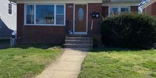 9 Howland Avenue Gallery 1