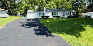 Two Bedroom Ferguson Home with Park Like Yard Gallery 3