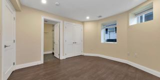 161 4th St Gallery 34