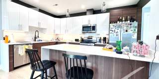 Charming 4 Bedroom-No Broker Fee Gallery 8