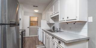 949 Kenwood Drive Gallery 8