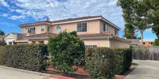 Beautiful Spacious 5 Bedroom, 4 Bathroom House Centrally Located Gallery 1