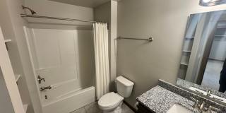 Beautiful 3 Bed, 2.5 Bath Large Townhome Gallery 15