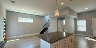 Great, modern 2 bedroom 2.5 bath available in South Austin! Gallery 14