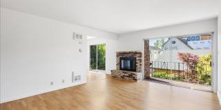 2118 Alameda Ave #D - 3 Bedroom | 1.5 Bath Gallery 1