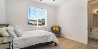 19067 Sprague Street Gallery 13