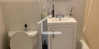 Very spacious 3 bed in Brookline... Gallery 18