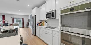 709 Thomas Ln #B Gallery 11