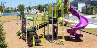 Beautiful 2 Bedroom, 2 Bathroom Davenport Home! Gallery 22