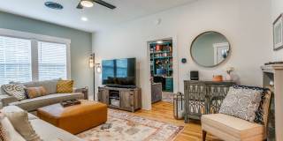 BEAUTIFUL 3-BEDROOM HOME IN LOS ANGELES HEIGHTS Gallery 7