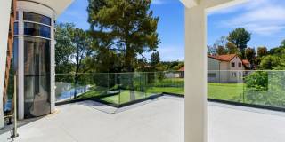 Luxury waterfront living in Calabasas Luxury waterfront living in Calabasas Gallery 25