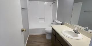 Bright 2 Bedroom / 1 Bathroom Upstairs Unit with Mountain View Gallery 12