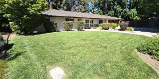 Immaculate 5 Bedroom 2.5 Bath Home Near Visalia Country Club Gallery 1