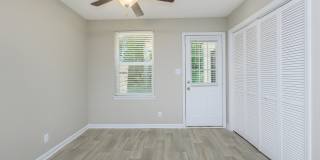 Lexington Village Gallery 11