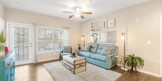 Oaks at Normandy Apartments Gallery 6