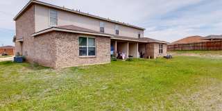 $875 + 2 WEEKS FREE RENT +  STAINLESS STEEL APPLIANCES!!!! Gallery 3