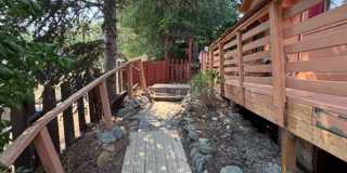 ECLECTIC ASHLAND RETREAT WTIH PARK LIKE YARD & UTILITIES Gallery 4