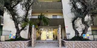 Tarzana Five Apartments Gallery 25