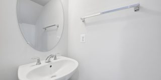 Modern 2BR/2.5BA Townhome in Ashburn Gallery 14