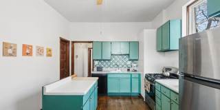 4057 N Damen Avenue Gallery 17