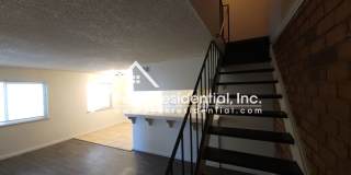 Spacious 2bd/1ba Sacramento Fourplex Gallery 11