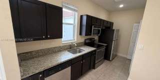 16735 SW 95th St Gallery 1