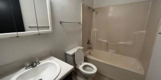 3 Bedroom/1.5 bathroom Duplex Gallery 32