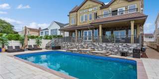 319 Harbor Drive Gallery 3