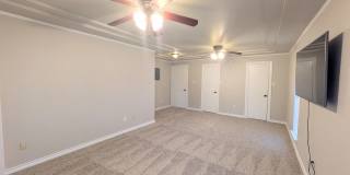 Leon Valley Gem!! Gallery 42
