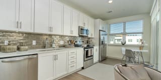 Meridian at the Port Gallery 10