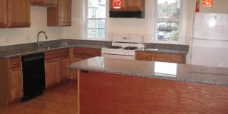 Nicely renovated 3 bed unit at an unbeatable price! Gallery 7
