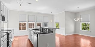 Modern & Spacious 2BR Townhouse in Myrtle Beach Gallery 17