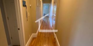huge 3 bed in Somerville Gallery 11