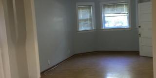 2325 West Iowa Street Gallery 1