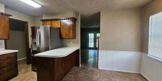 (3) Bed/(2) Bath Near Schools and Shopping! Avail NOW! Gallery 6