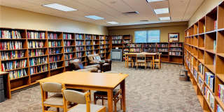 (55+) Newly Renovated 2br Condo in the Heather Gardens Community Gallery 34