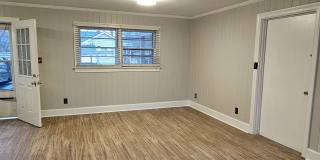 202 North Caswell Street Gallery 1
