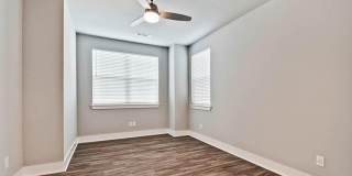 1701 W Deane Street Gallery 16