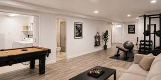 121 Manhasset Avenue Gallery 33