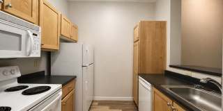 Updated Beautiful 2 Bedroom Condo Overlooking Esther Short Park - 701 Columbia St #107 Gallery 5