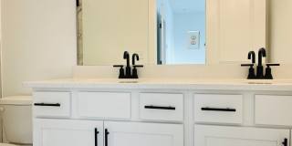 LIKE NEW IN PARK VUE! Townhome located across from Westside Park in Atlanta! MUST SEE! Gallery 29
