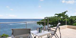 HaleGator: Award-Winning Oceanfront Home w/ Rooftop Lanai & Ocean Views Gallery 4
