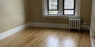 Charming 3 Bedroom- NO Broker FEE Gallery 5