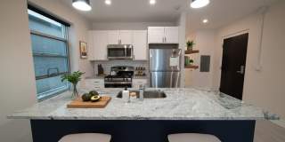 Walcot Apartments at 257 Elmwood Gallery 7