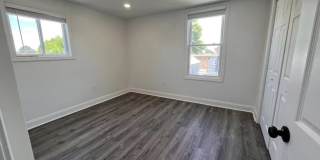 336 LOWELL St. Gallery 8