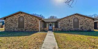 905 Northeast Dove Lane Gallery 1