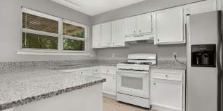 3 bedroom 2 bath home in Village Green Gallery 12