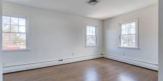 109 E River Road Gallery 18