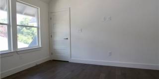 705 Harris Full - Modern Duplex 8 Bed / 7.5 Bath Available August 2027 Gallery 71